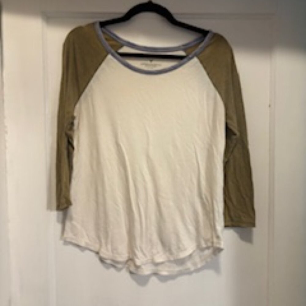 American Eagle Outfitters Women's Raglan T-Shirt